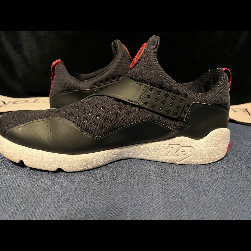 Jordan Trainer Sz 12